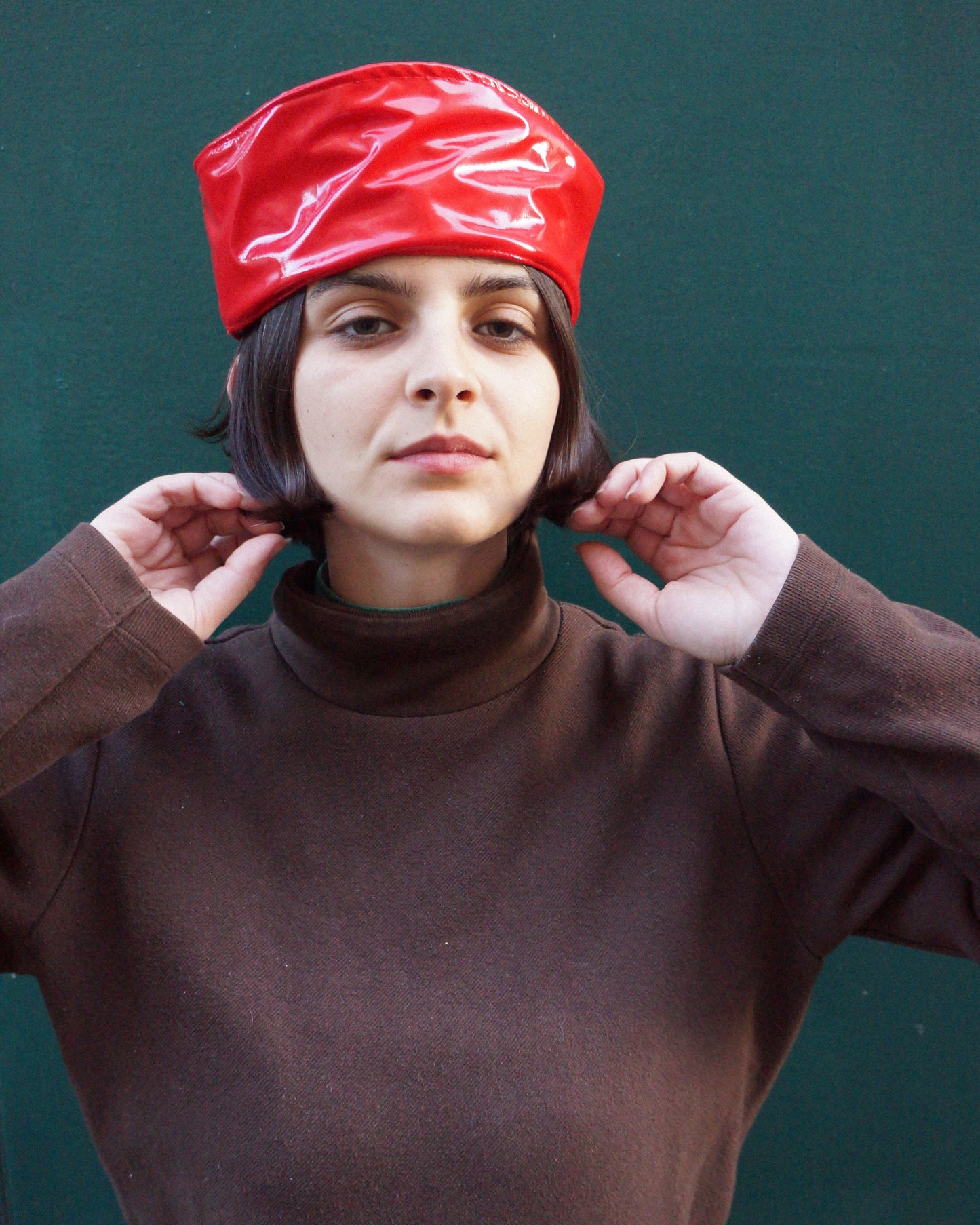 Le petit chapeau en vinyl · La Chemise Club Studio