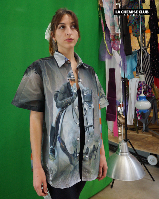 Cheval gris · La Chemise Club Studio x Charlie Aubry