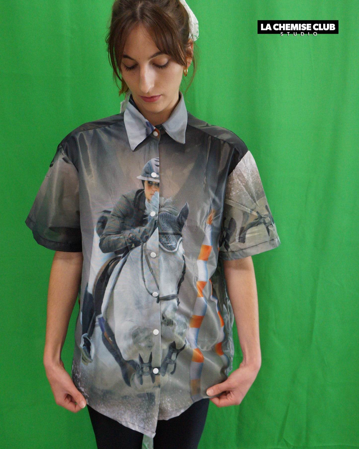 Cheval gris · La Chemise Club Studio x Charlie Aubry