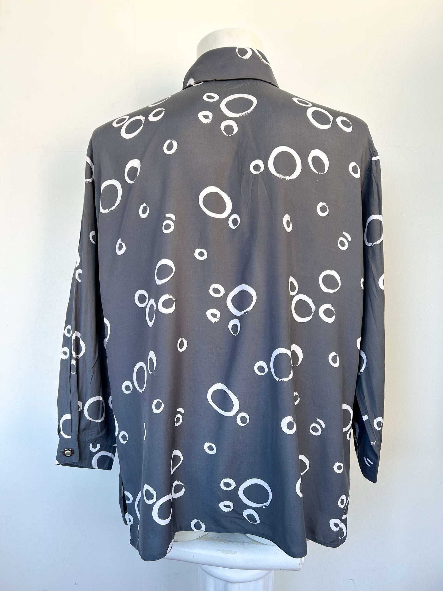 Chemise Gray Round