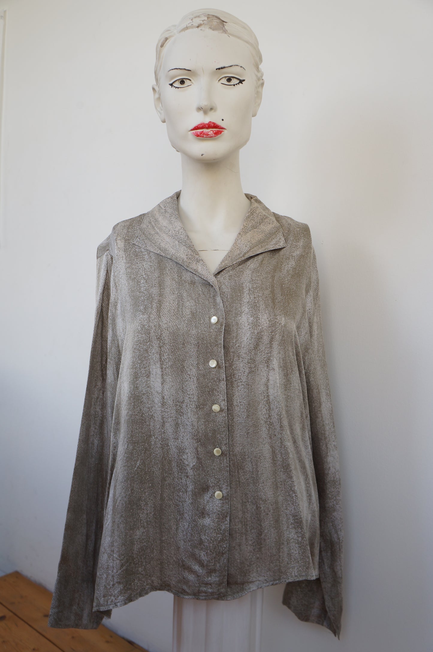 Chemise une nuit ailleurs