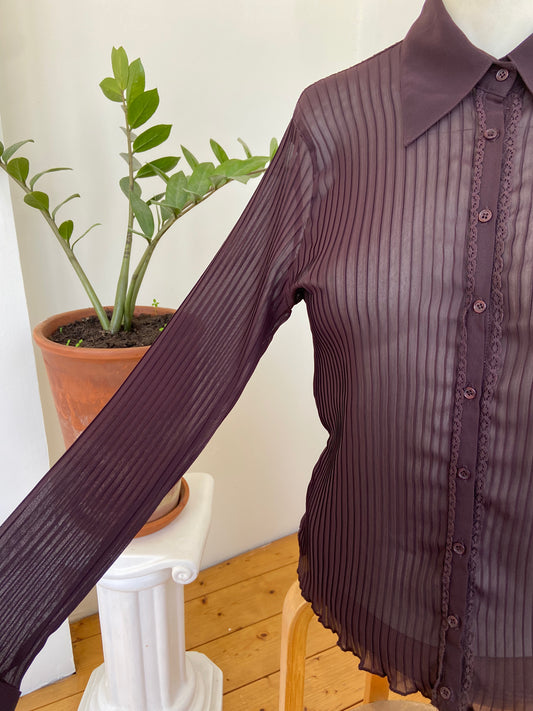 Chemise plissée transparente prune