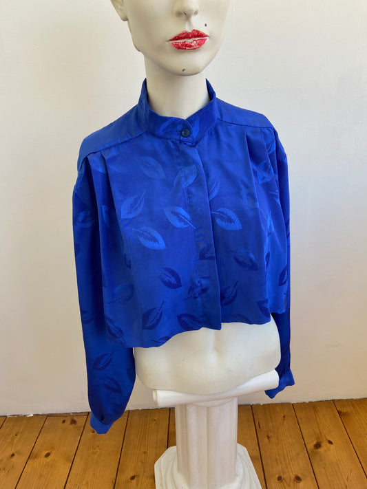Chemise crop satin feuilles