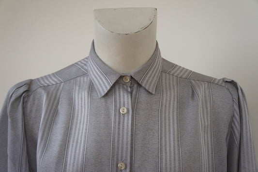 Chemise grise bouffante