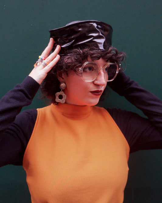 Le petit chapeau en vinyl · La Chemise Club Studio