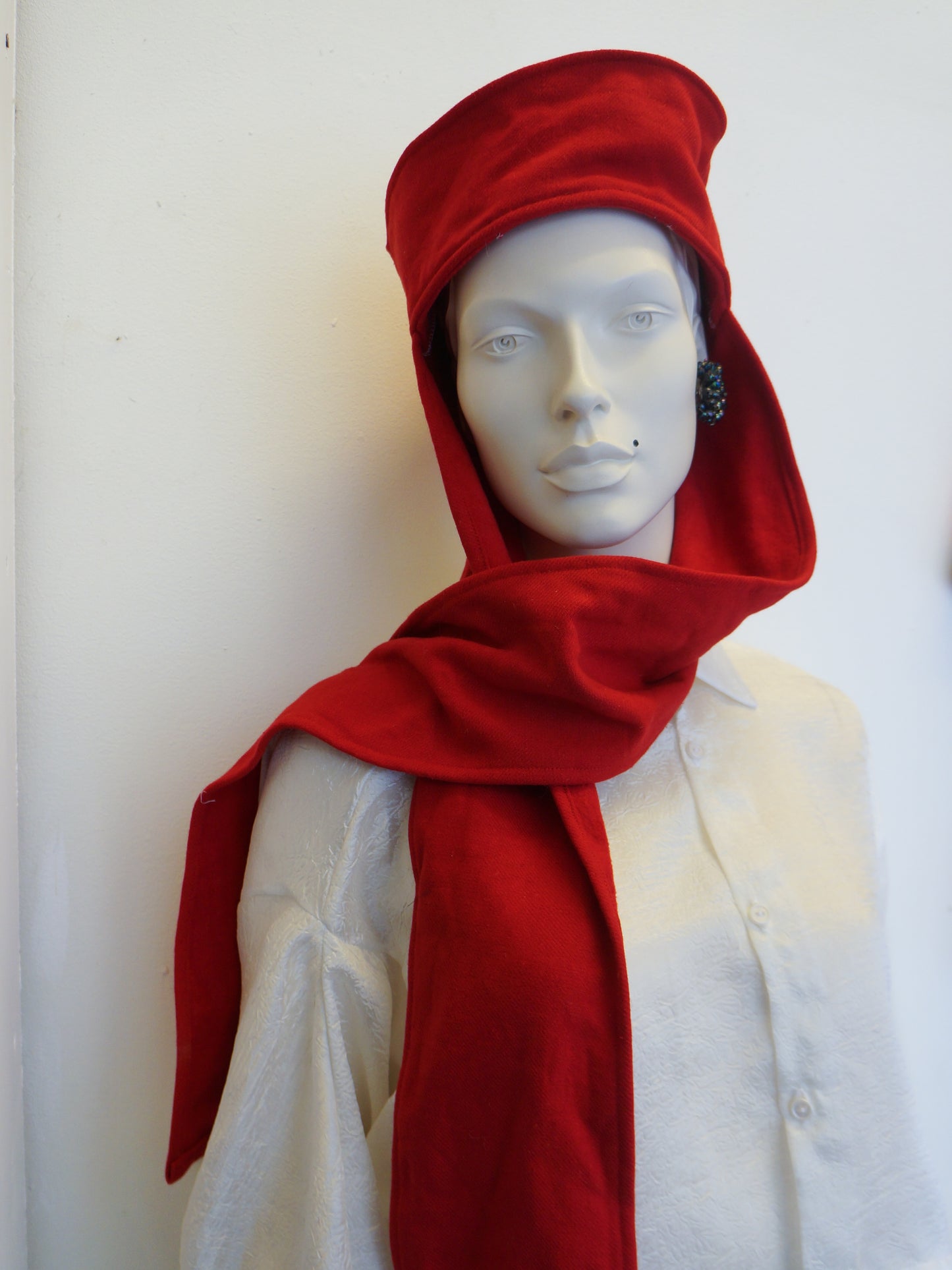 Le chapeau-écharpe · La Chemise Club Studio