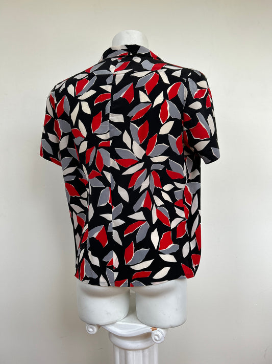 Chemise feuilles rouges