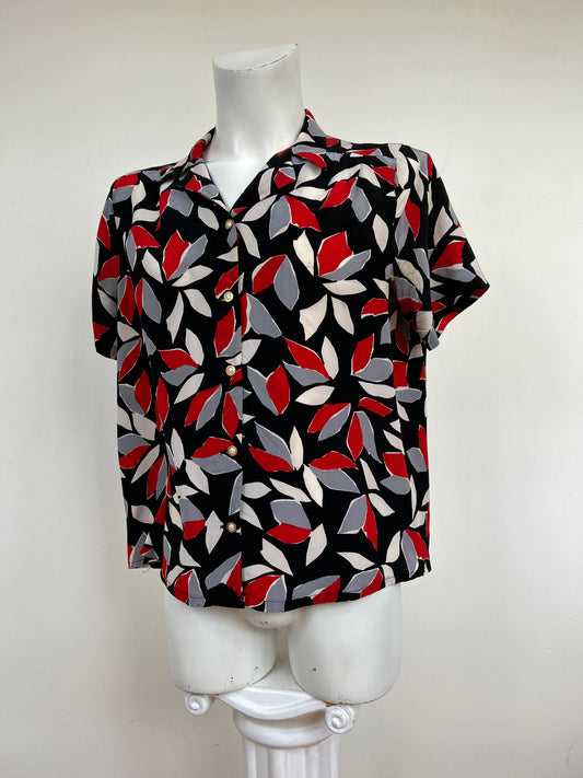 Chemise feuilles rouges