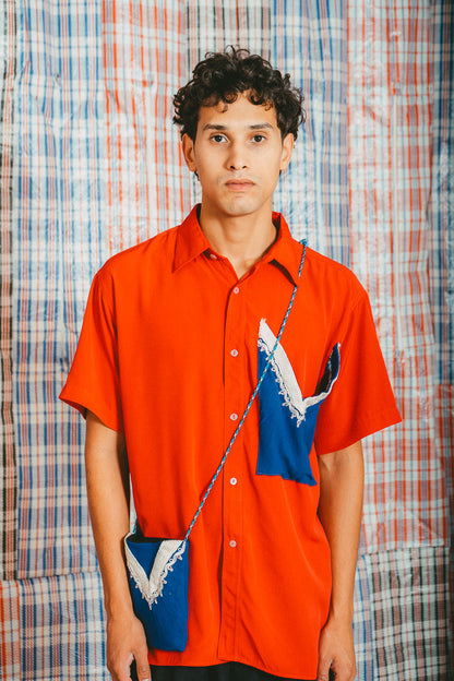 Chemise rouge & sacoche bleue • La Blédarde x La Chemise Club Studio