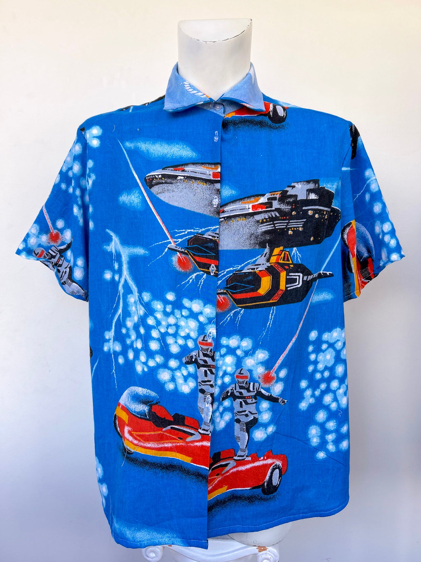 La Chemise Club Studio • Voitures volantes