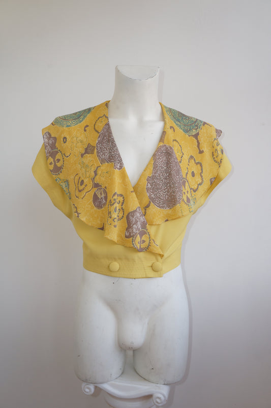 Chemise crop jaune à volants