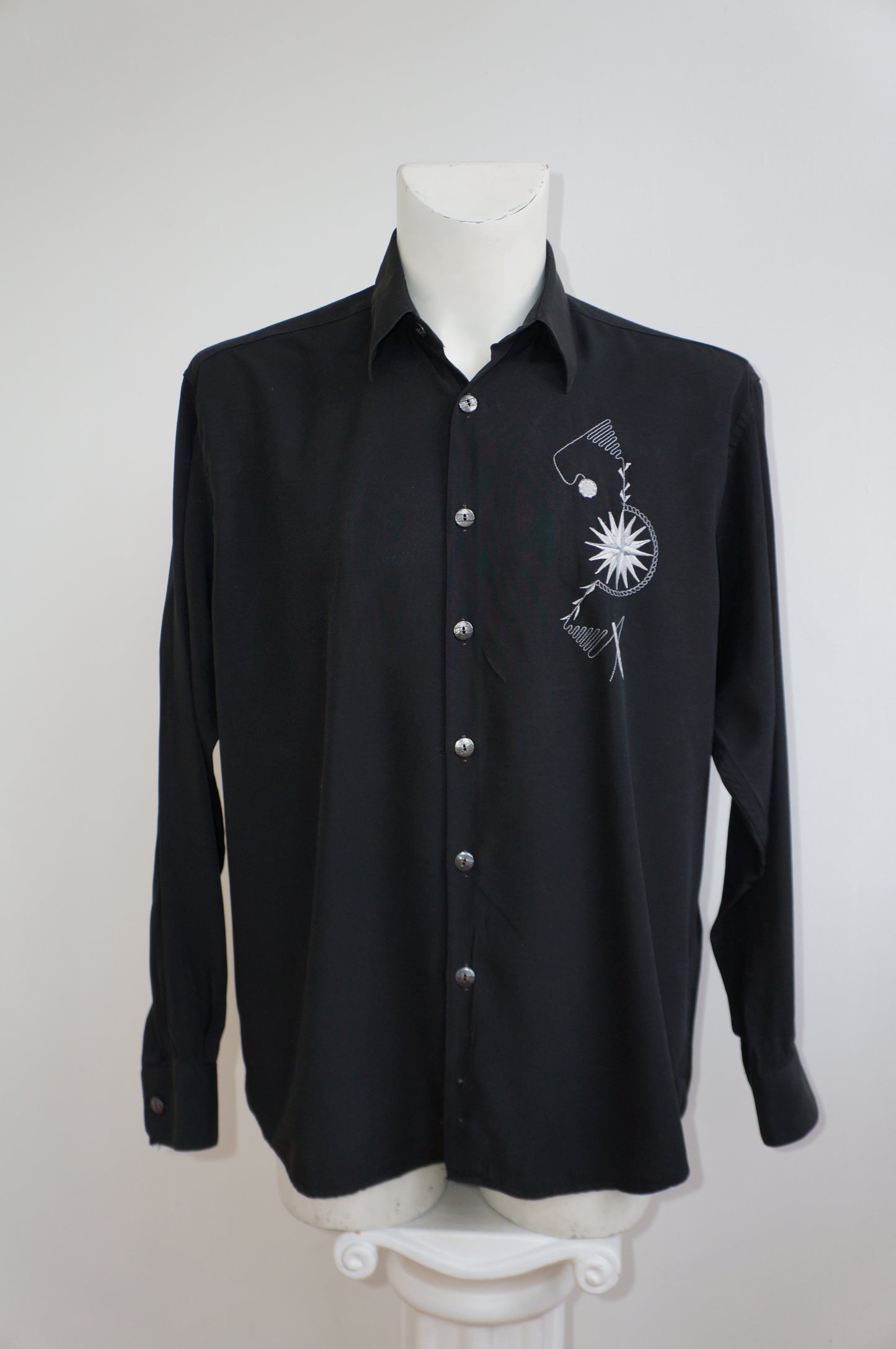 Embroidered rosette shirt