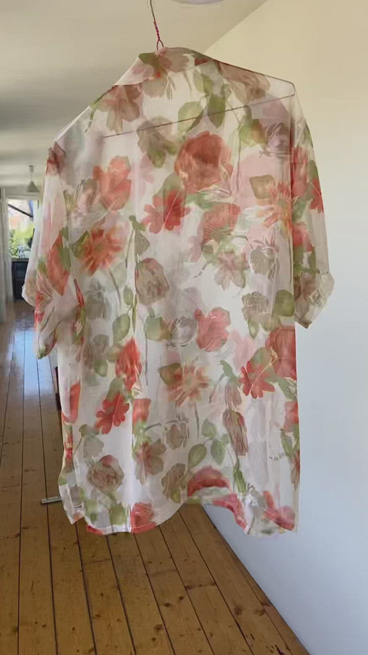 Chemise transparente fleurs rouges