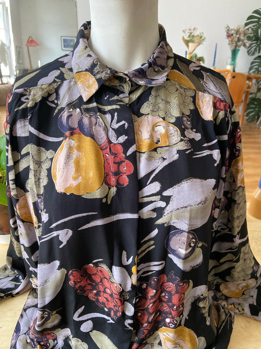 Chemise noire fruits