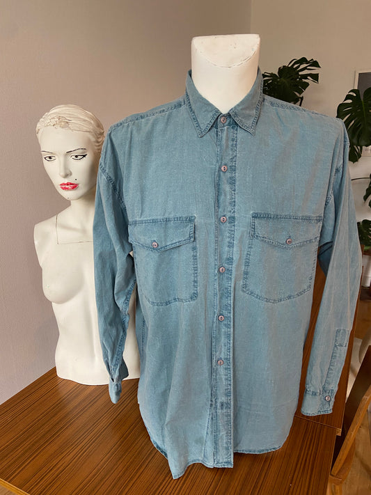 Chemise verte délavée