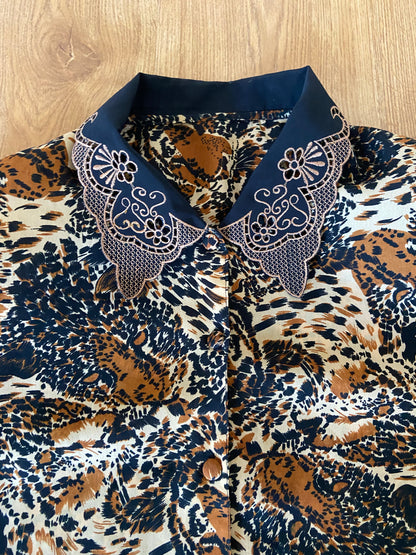 Leopard shirt with embroidered collar