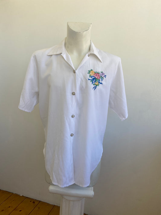 Chemise bianca brodée