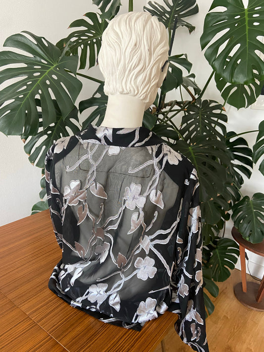 Chemise transparente fleurs argentées