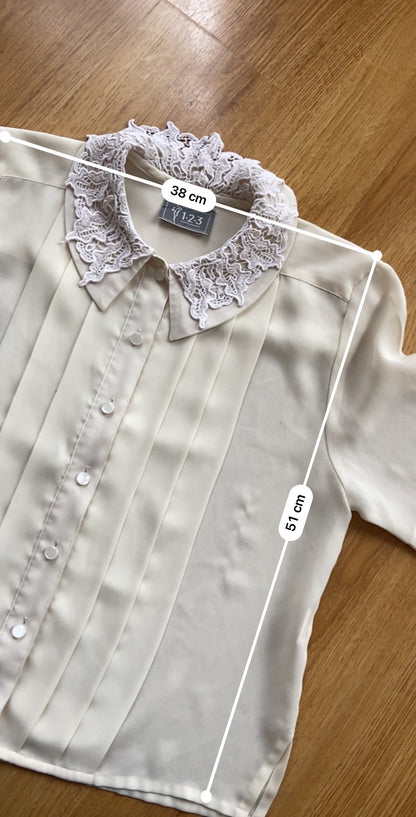 Lace collar shirt