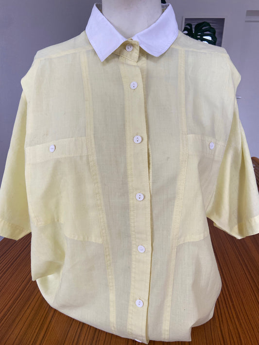 Chemise jaune pâle