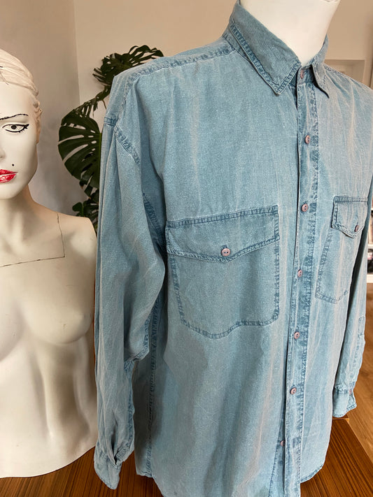 Chemise verte délavée