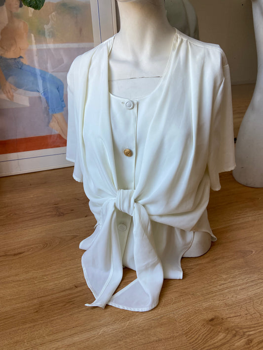Chemise blanche nouée