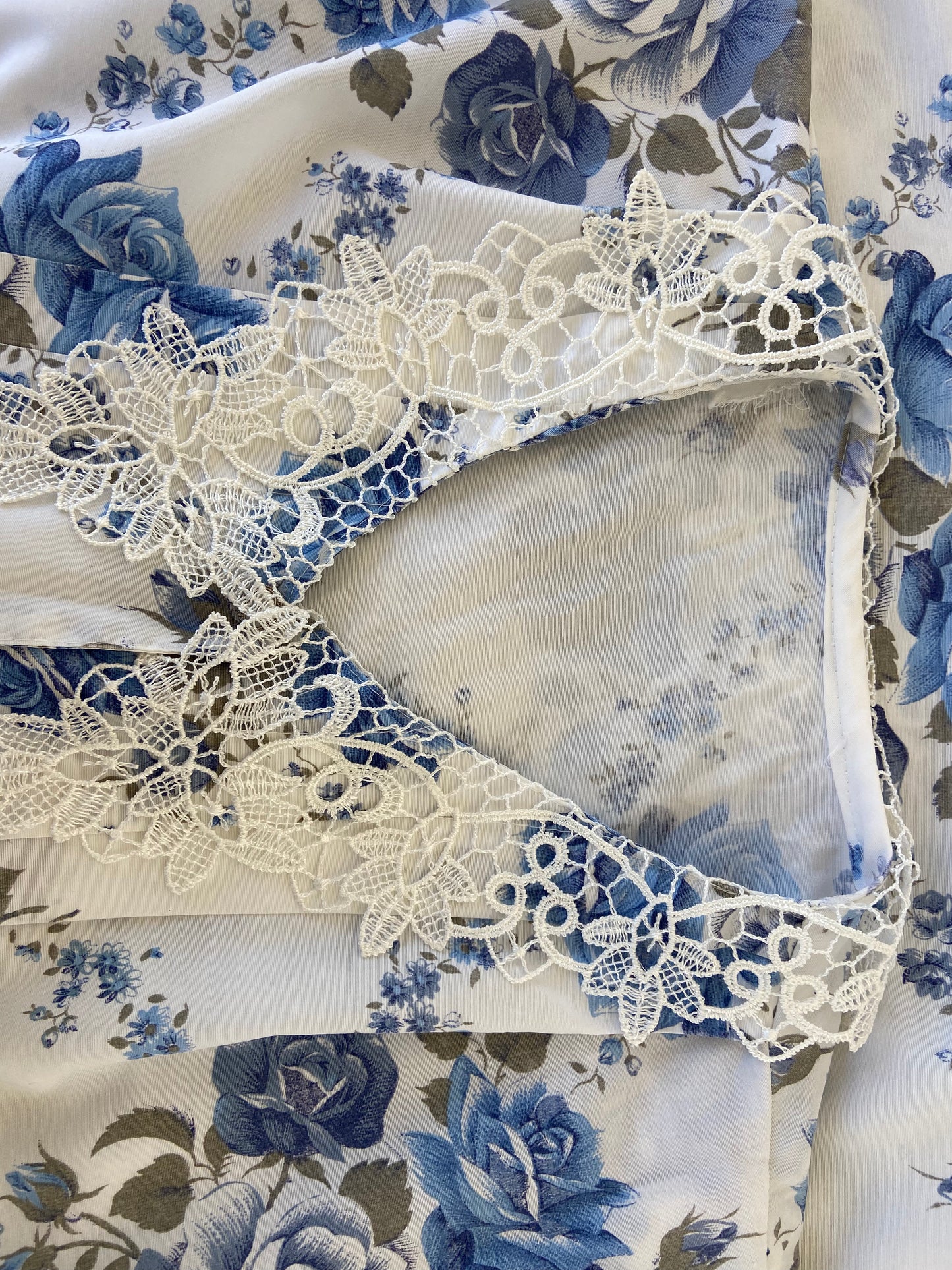 Blue flowers lace shirt