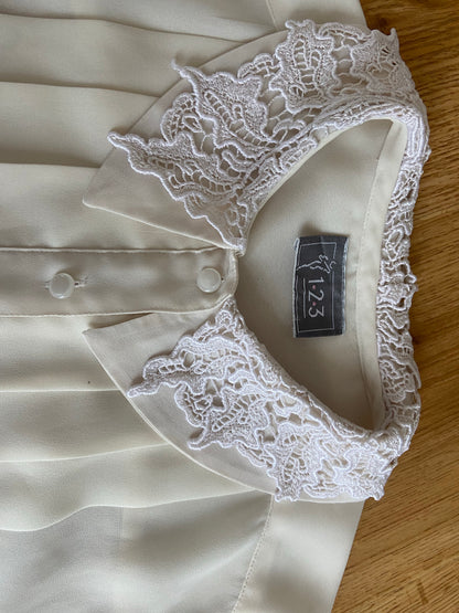 Lace collar shirt