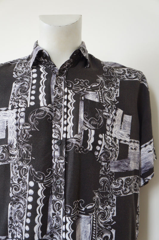 Chemise baroque n&b